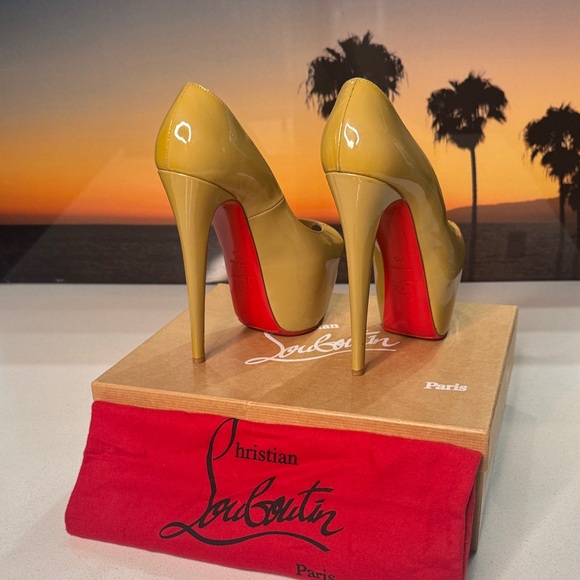 Christian Louboutin Beige Patent Leather Heels - Picture 3 of 8
